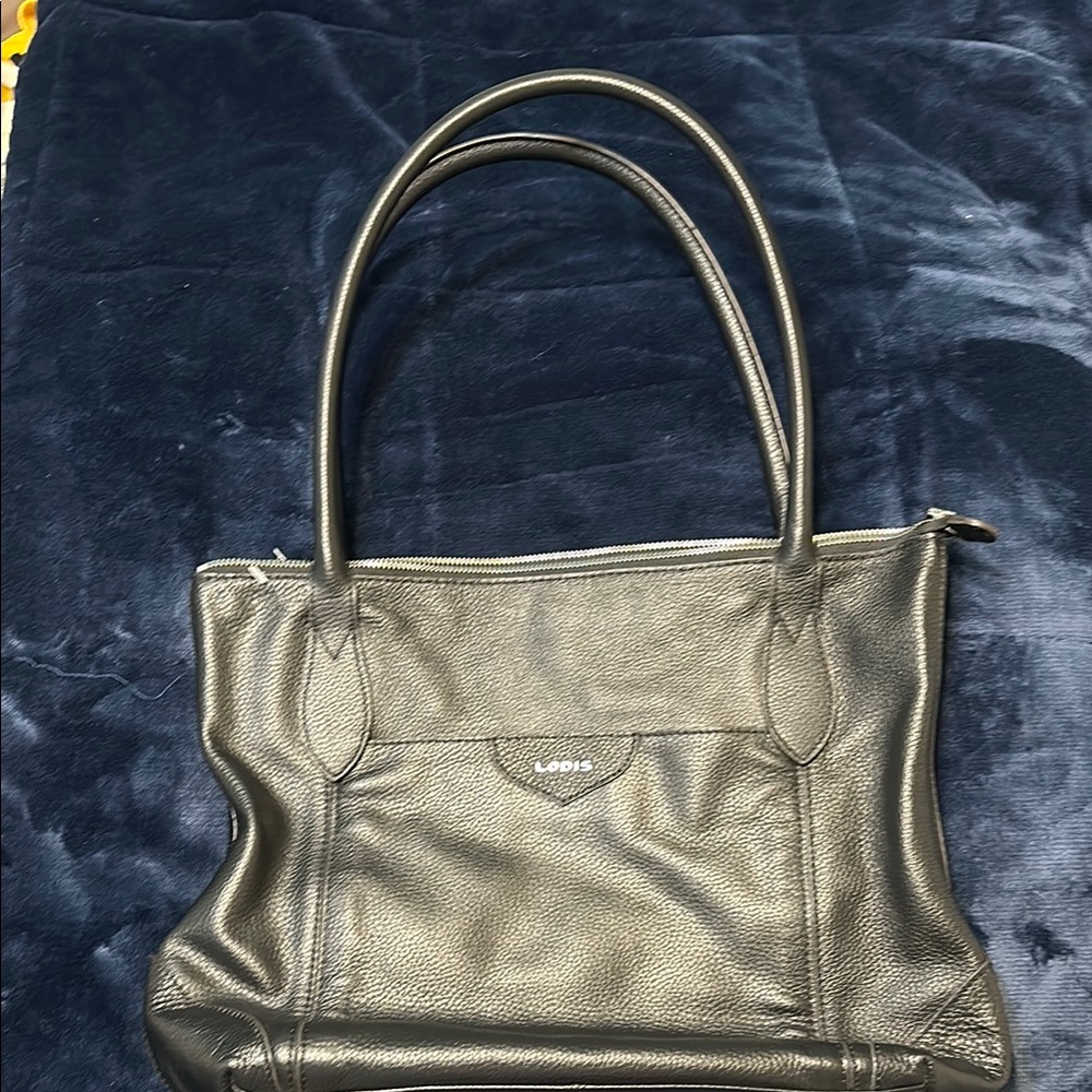 Lodis Black Pebble LeatherTote Bag with Soft Leather Material and Stylish Design - Picture 8 of 8